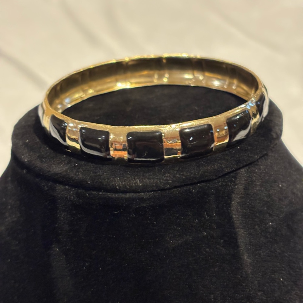 Vintage Black and Gold-Tone Modern Hinge Bangle Bracelet elegant